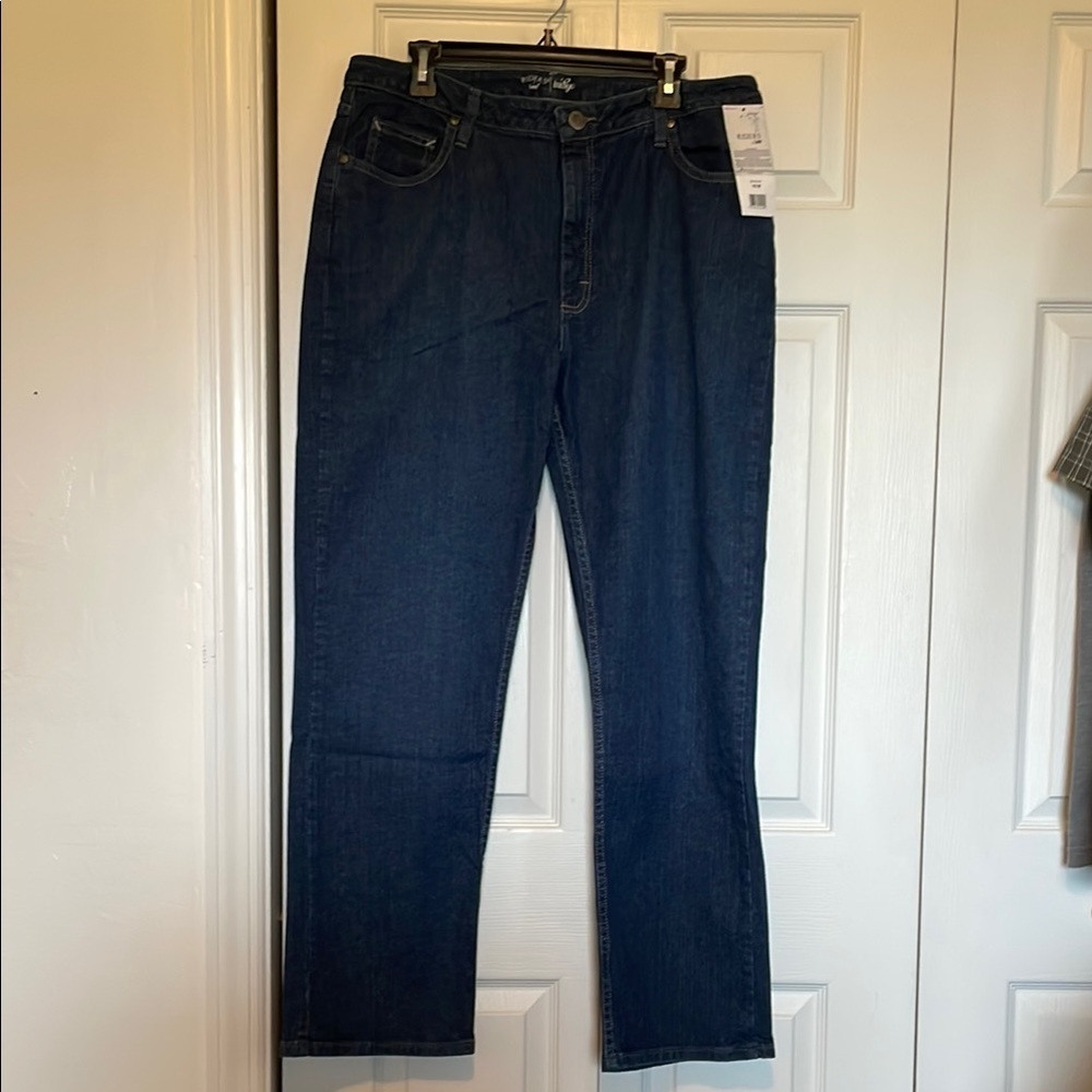 NWT 18 Lee Riders Indigo Blue Jeans. Straight leg Women’s
